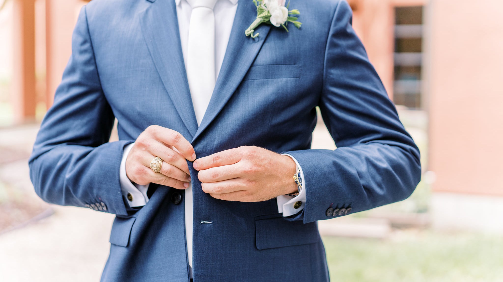 8 Common Mistakes When Wearing a Suit